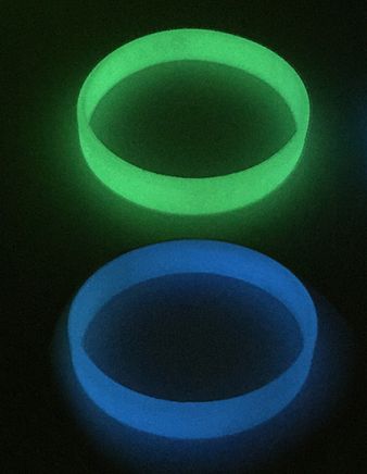 Silikonearmbånd glow in the dark med trykt logo 